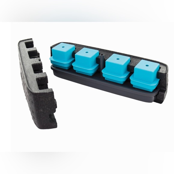 NWOT - In Box - Tovolo King Cube Clear Ice System. Four 2” King Cubes - Picture 4 of 4